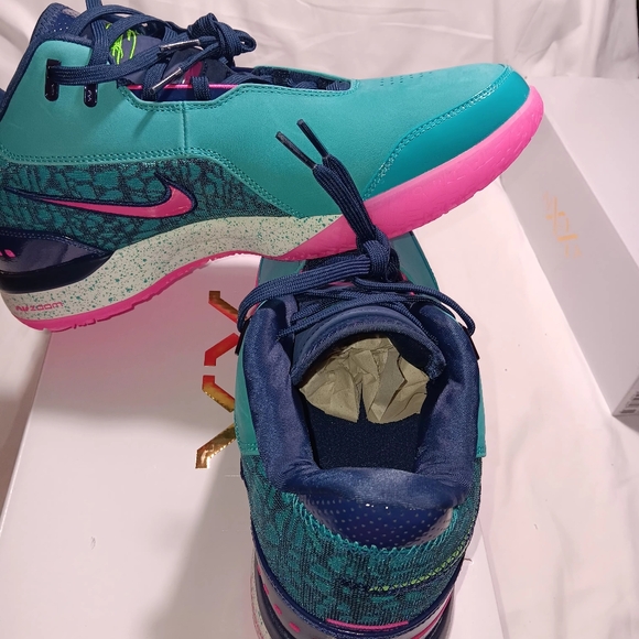 MENS ZM LEBRON NXXT GEN AMPD BRAND NEW WITH BOX 2 SIZE 9FJ1566 300 - Picture 13 of 13